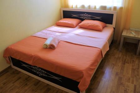 Хостел "House"