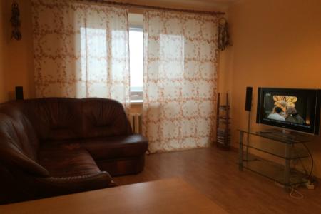 Двухкомнатная квартира возле Ж/Д вокзала