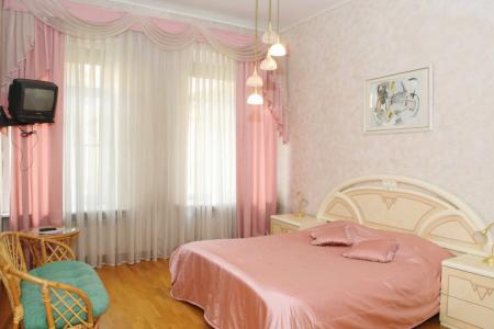 Посуточно 2 к.кв.-студия рядом с м. Адмиралтейская