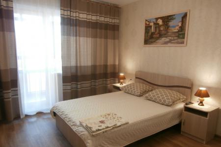 Рядом ЖД Вокзал, ИрГУПС, ИрНИТУ, ул.Гоголя,ул. Лермонтова,Клиника "Мать и Дитя" на Пушкина 8.