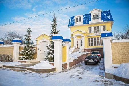 Особняк на берегу Невы