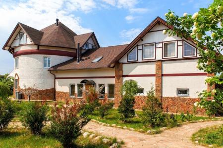 Усадьба Капитана с бассейном и крытой террасой