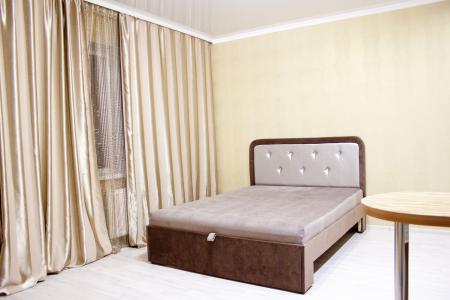 Квартира студия возле ТРЦ Кристалл