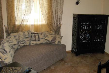 Квртира расположена рядом с парком в районе с развитой городской инфраструктурой