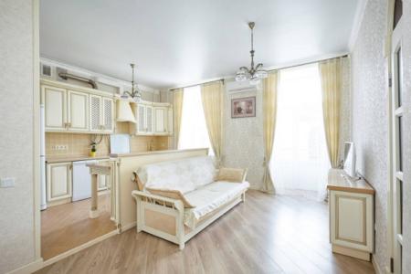Трехкомнатная квартира на Большой Садовой ЦУМ