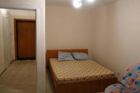 Сдам квартиру посуточно: 1-к квартира 38 м² на 2 этаже 9-этажного кирпичного дома