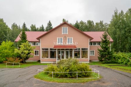 Двухэтажный коттедж площадью 500 м2 вблизи Истринского водохранилища.