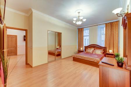 Апартаменты в центре на Невском проспекте 63