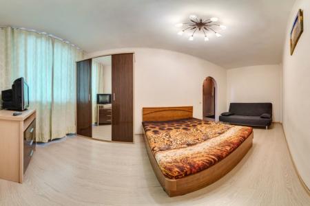 Мр.Студенческая 5 минут ходьбы прогулочным шагом.