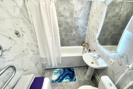 Студия на Строителей у ТЦ Планета