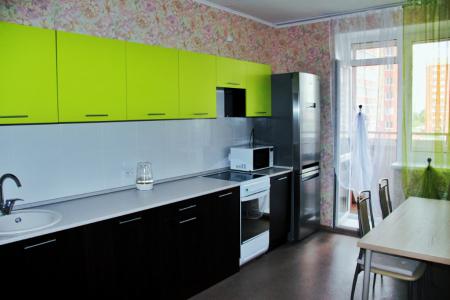 2-ком. на Комарова. Рядом МЕГА, Академия МВД, автовокзал, клиника " До 16", Континент