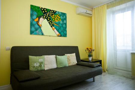 Двухкомнатная квартира на сутки на Большой Грузинской (092)