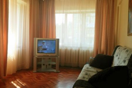 Двухкомнатная квартира в 11-м мк-р