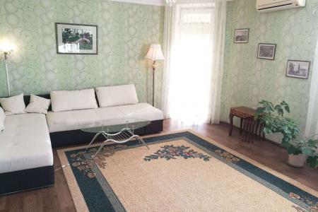 Большие 2-к апартаменты в центре на пл. Ушакова