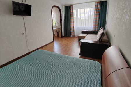 рядом с по. Южной