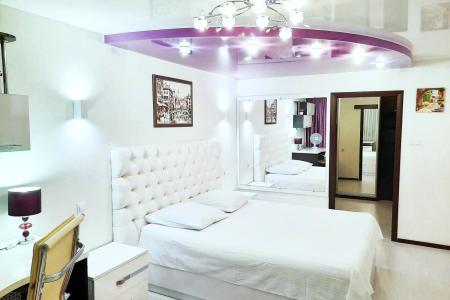 Элитная,на сутки, часы 1-комнатная квартира.