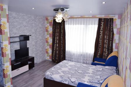 1 комнатная в новом доме на Пирогова