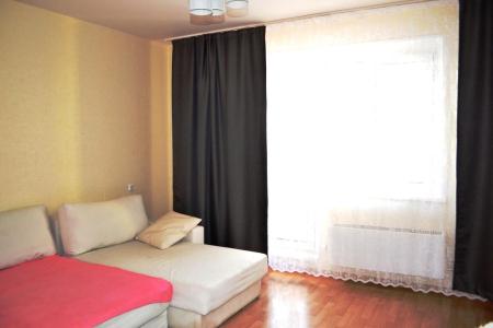 Уютная квартира в Челябинске на ул.Скульптора Головницкого