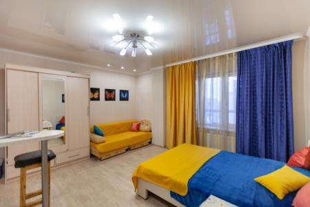 Студия возле ТРЦ Кристалл