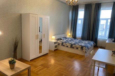 Квартира в пешей доступности от ТЦ Золотой Вавилон
