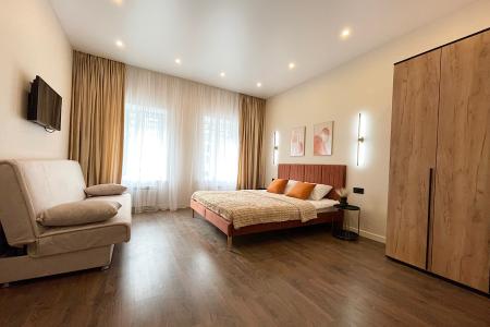 Двухкомнатная квартира в центре Питера с парковкой