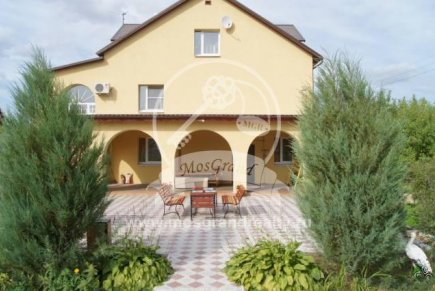 Коттедж по Дмитровскому шоссе для компании до 15 человек с джакузи и русским бильярдом.