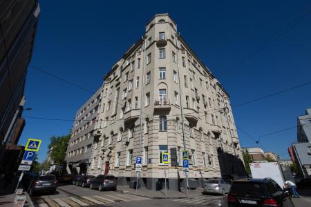 Двухкомнатная квартира на Парке Культуры