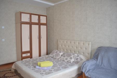 2-х ком  Московская\Карпинка, все есть, сутки 2000 сом