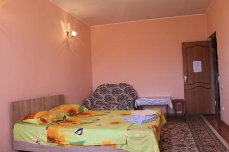 Сдается 1 к.кв в 7 мкр,есть все необходимое