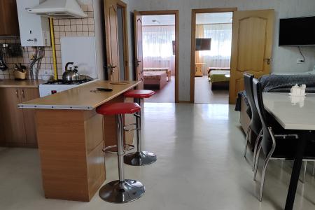 Отдельный гостевой домик (второй этаж частного дома) район центр.