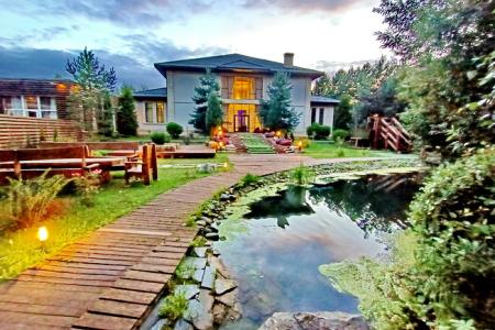 Коттедж 1300 м² на участке 40 сот.