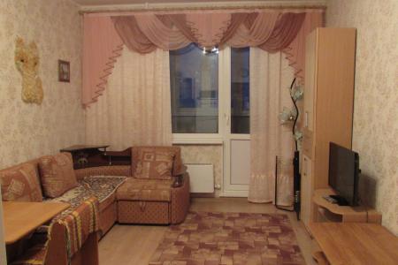 Чистая квартира в районе ТЦ Аура