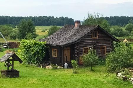 Русская усадьба в деревне Заречье