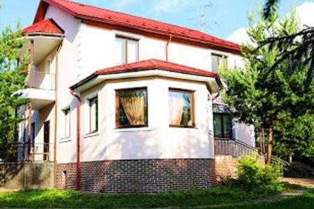 Посуточно коттедж Апрелевка 25 км от МКАД Киевское шоссе