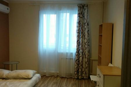 Уютная однокомнатная квартира с прекрасным видом из окна