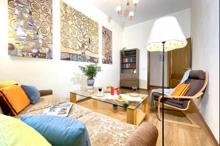 3шка на 6 человек возле Эрмитажа