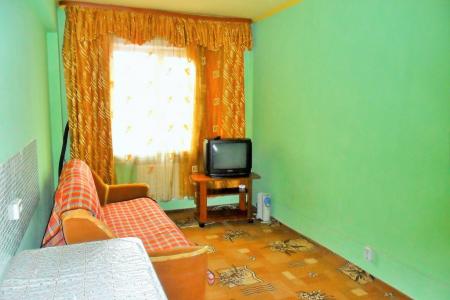 Квартира эконом-класса в центре города, в пяти минутах хотьбы от площади Советов