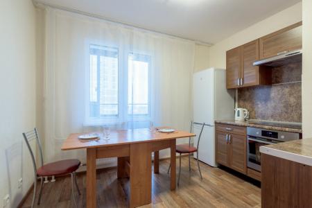 1-комнатная, метро Звездная 7 минут, новый дом, евроремонт, WiFi