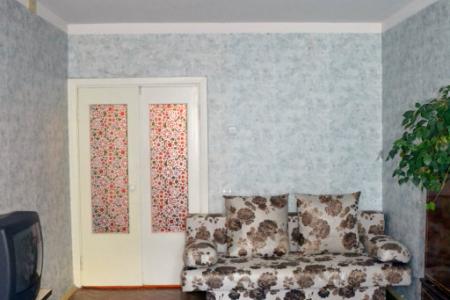 1-к квартира, 42 м², 1/9 эт.