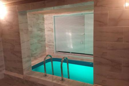 Коттедж с баней, бильярдом и бассейном