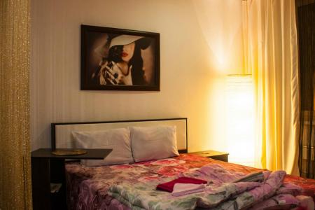 Большая кровать плазма фальш камин за ТЦ Алмаз новый дом