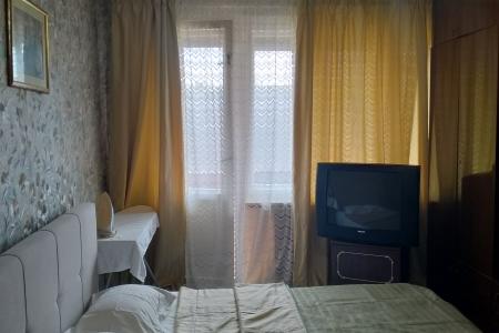 2ккв угол пр.Стачек и Морской Пехоты. м.Автово-10мин пешком..Собственник.