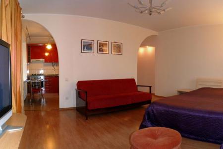 ОДНОКОМНАТНЫЙ  ЛЮКС В ЦЕНТРЕ С  ВИДОМ  НА  БУХТУ