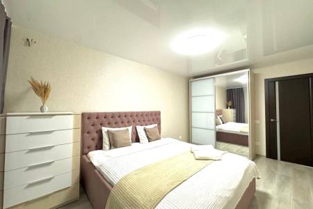 2-комнатная квартира на Революционной 101Б