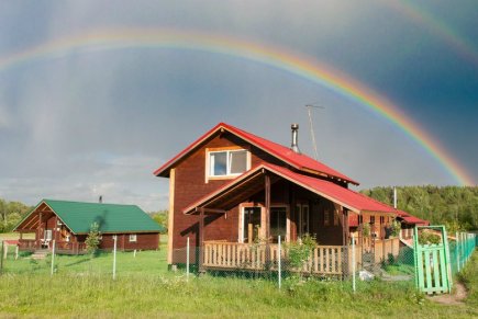 "Хутор белой козы, красный дом"