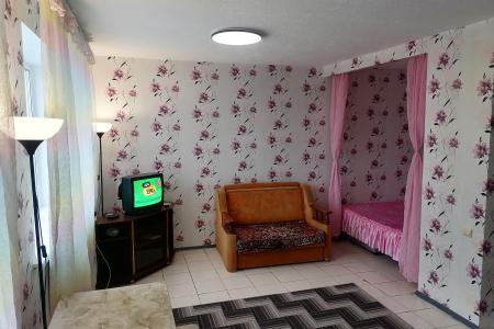 1 ка. У Ж/Д вокзала и Нижегородской Ярмарки.