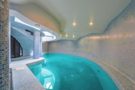 Сдаем посуточно и на выходные коттедж с бассейном