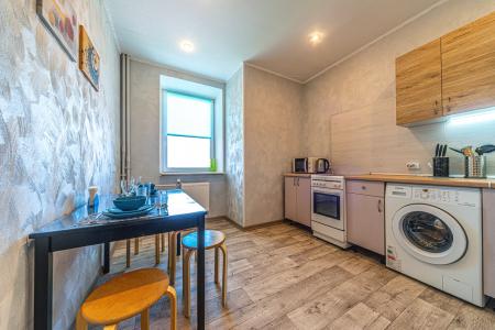 Двухкомнатные апартаменты на Бухарестской 64