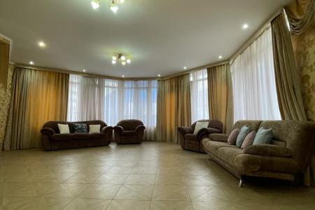 Трёхкомнатная квартира в самом центре