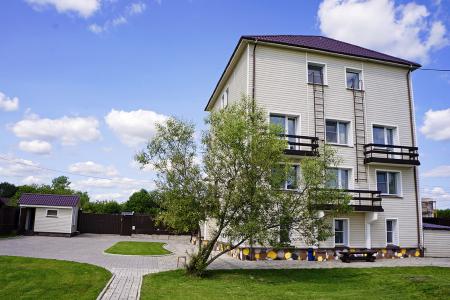 Большой коттедж с банкетным залом в пос. Красное село